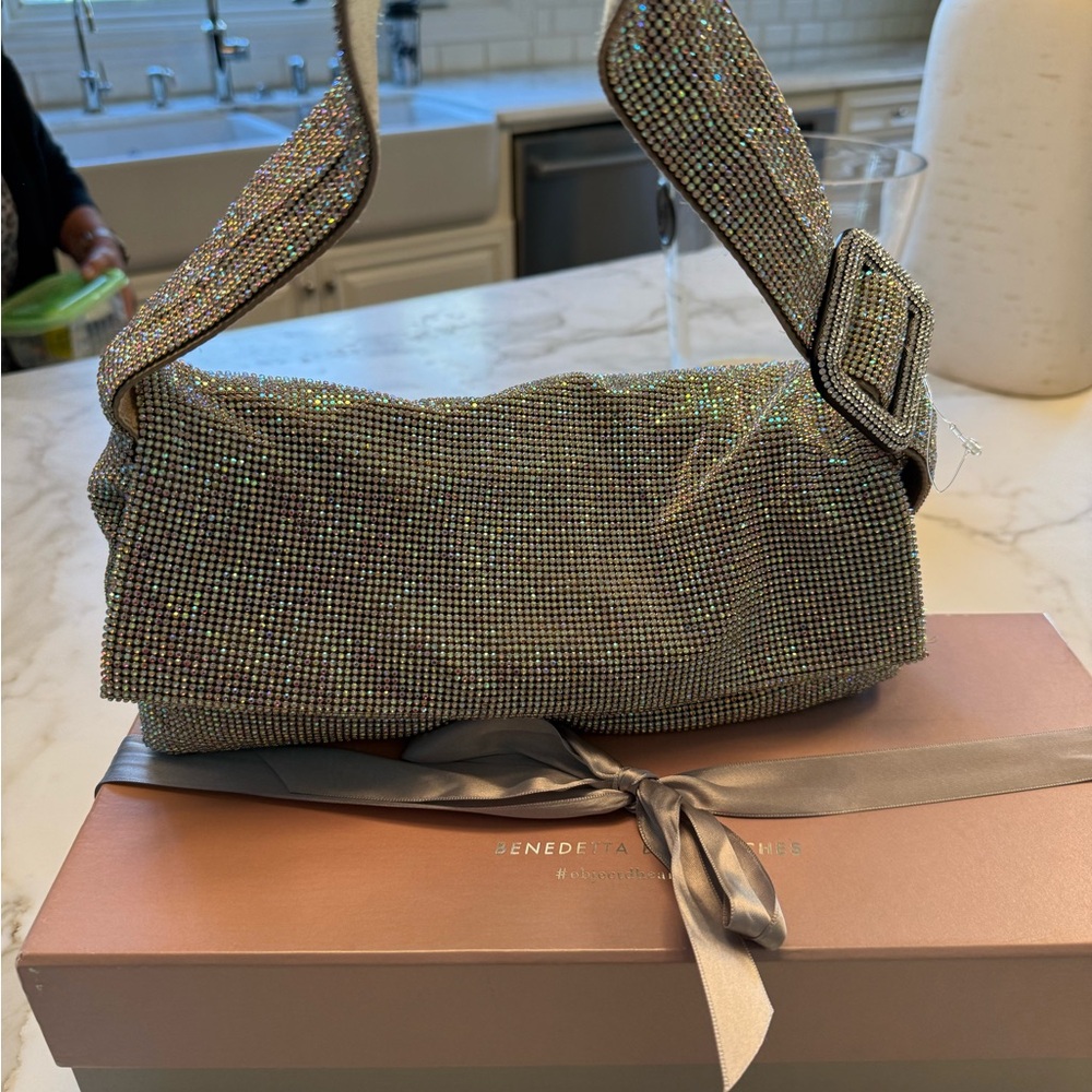 Dazzling Crystal silver Women's Shoulder Bag. Brand new. Silk interior - Picture 5 of 6